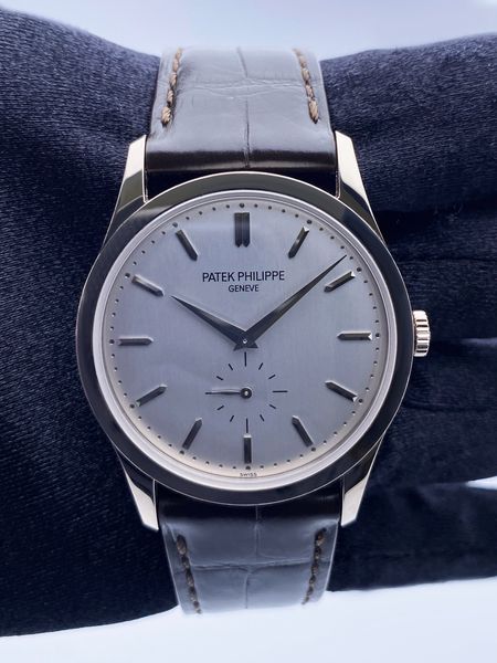 Patek Philippe Calatrava 5196G-001